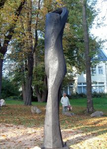 DYNAMIC<br><br>2nd Wood Sculpture Symposium<br>in Stollberg/ Germany